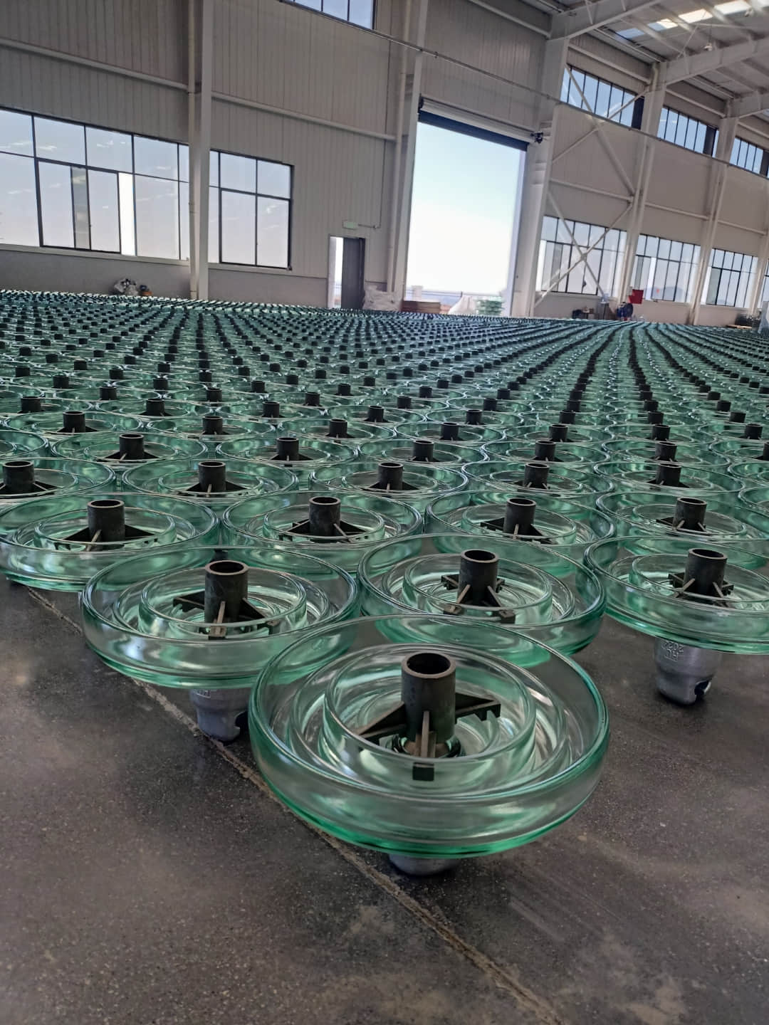 70KN ANTI - FOG GLASS INSULATOR 